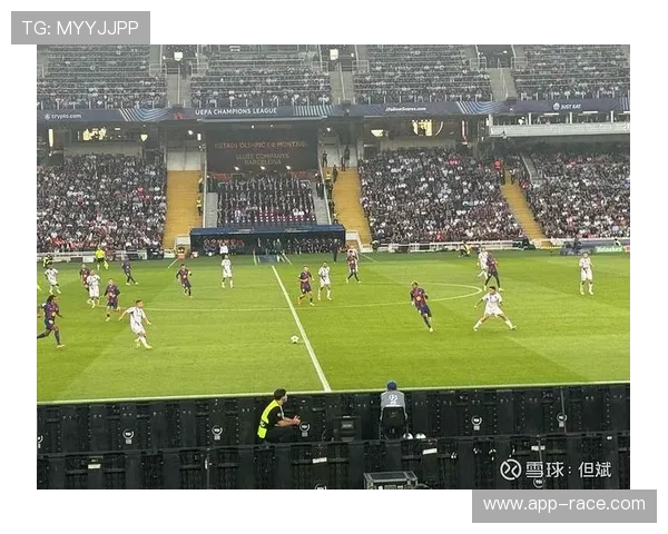 巴萨高位逼抢瓦解马防反击，佩德里成中场枢纽